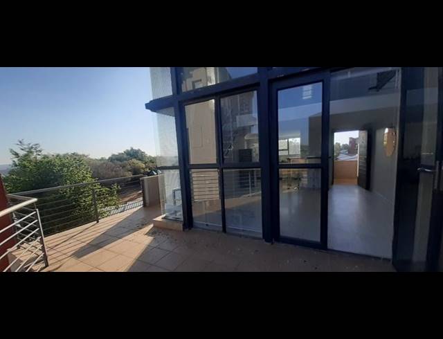 1 BEDROOM APARTMENT FOR SALE IN ROOIHUISKRAAL NORTH
